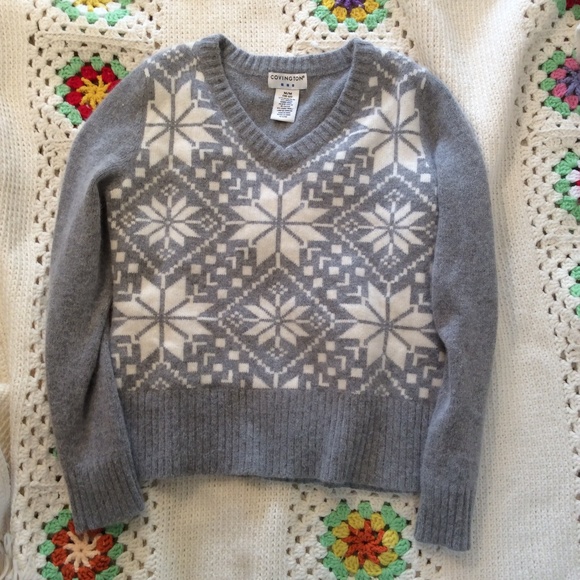 Angora Soft Snowflake Winter V-Neck Sweater - Picture 8 of 8